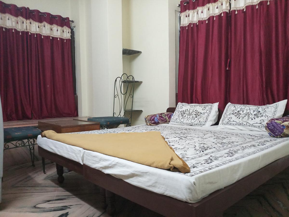 Hotel Ek 3*